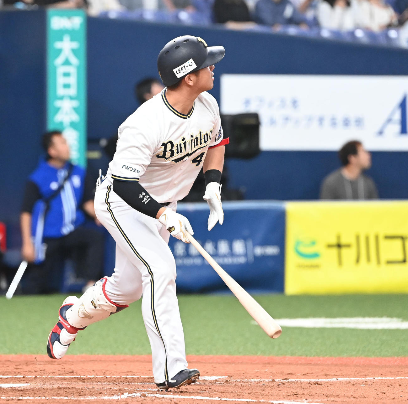 オリックス対DeNA 4回裏オリックス無死、頓宮は左越えソロ本塁打を放つ（撮影・和賀正仁）