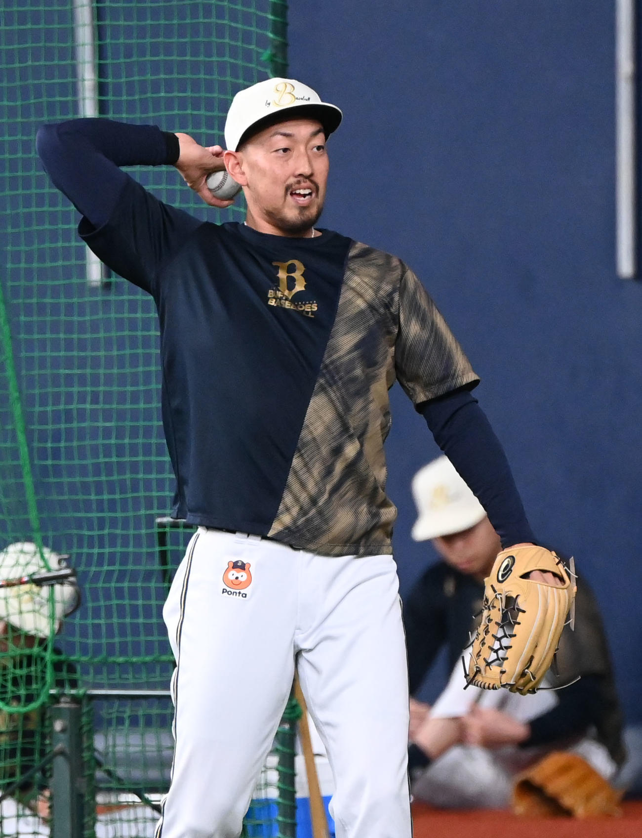 オリックス対DeNA 1軍に合流しキャッチボールするオリックス平野佳（撮影・和賀正仁）