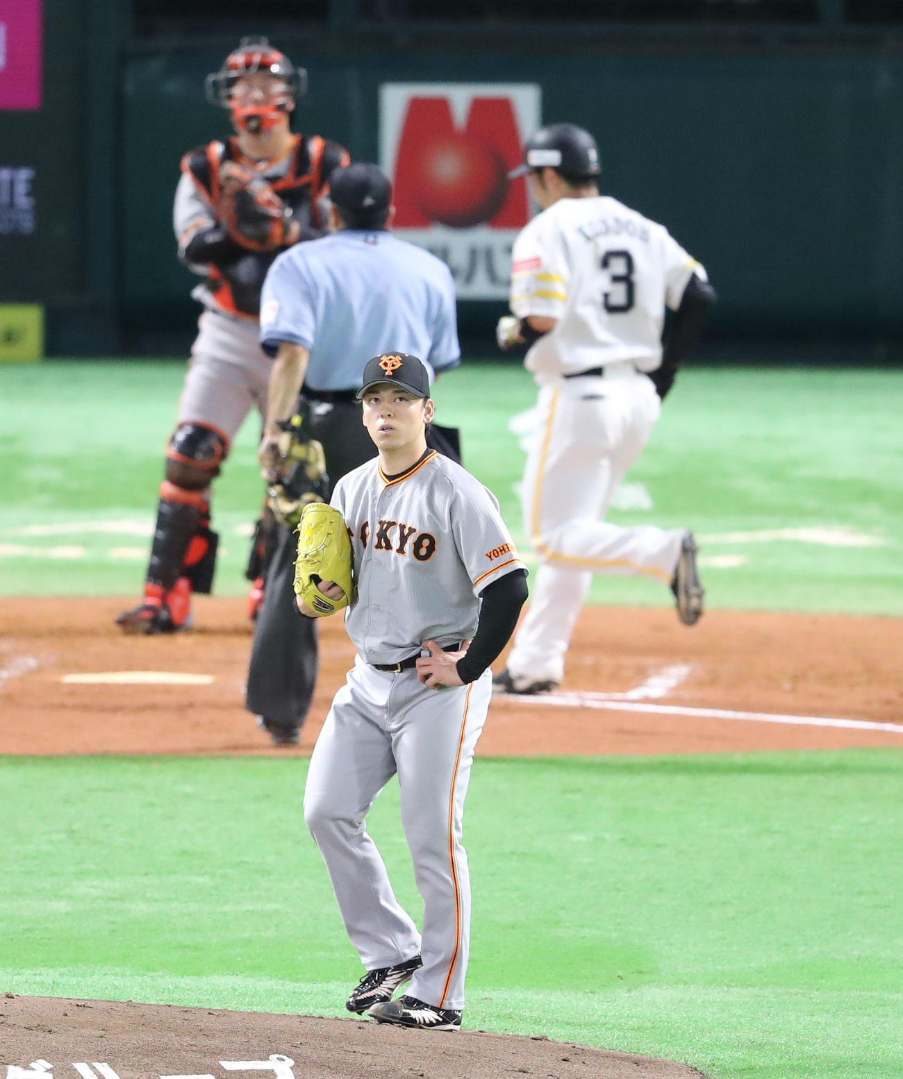 ソフトバンク対巨人　7回裏ソフトバンク2死、近藤に中越え本塁打を浴びた高梨（撮影・梅根麻紀）