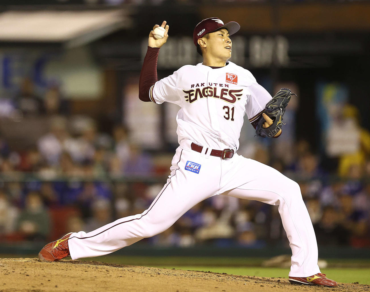 楽天対中日　6回表中日無死二塁、2番手で登板する渡辺翔（撮影・河田真司）