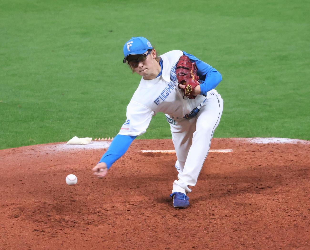日本ハム対阪神　6回まで無失点の力投を見せた鈴木（撮影・黒川智章）
