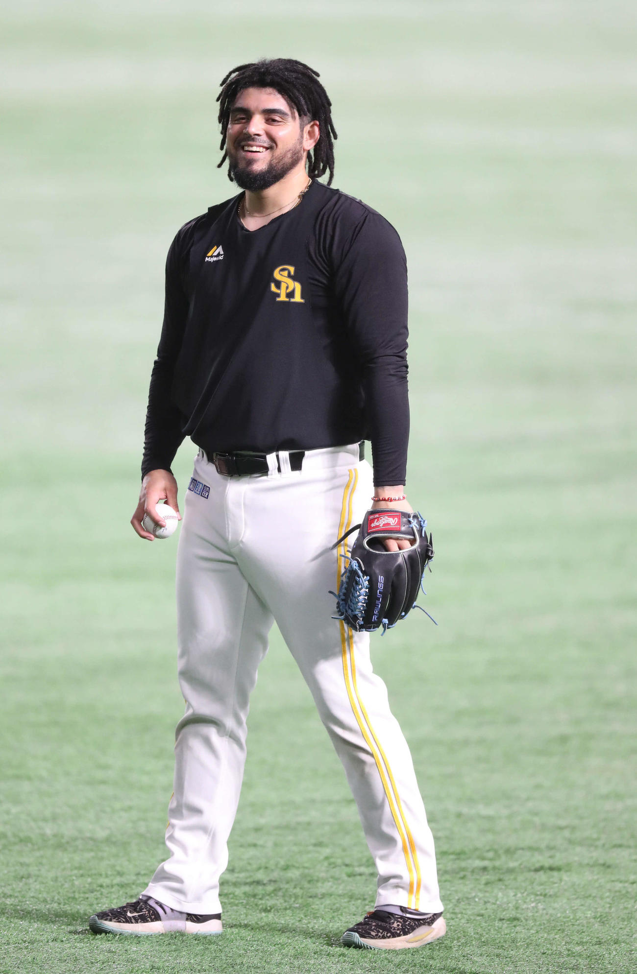 練習中、笑顔を見せるオスナ（2023年6月5日撮影）
