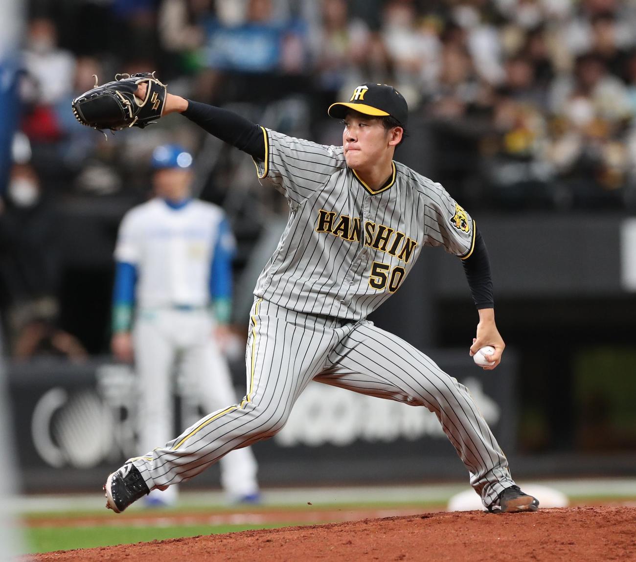 力投する阪神先発の富田（撮影・黒川智章）