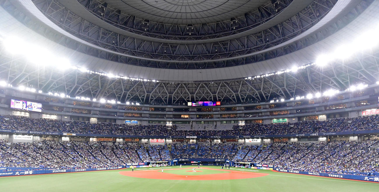オリックス対DeNA　満員御礼の京セラドーム大阪（撮影・前岡正明）