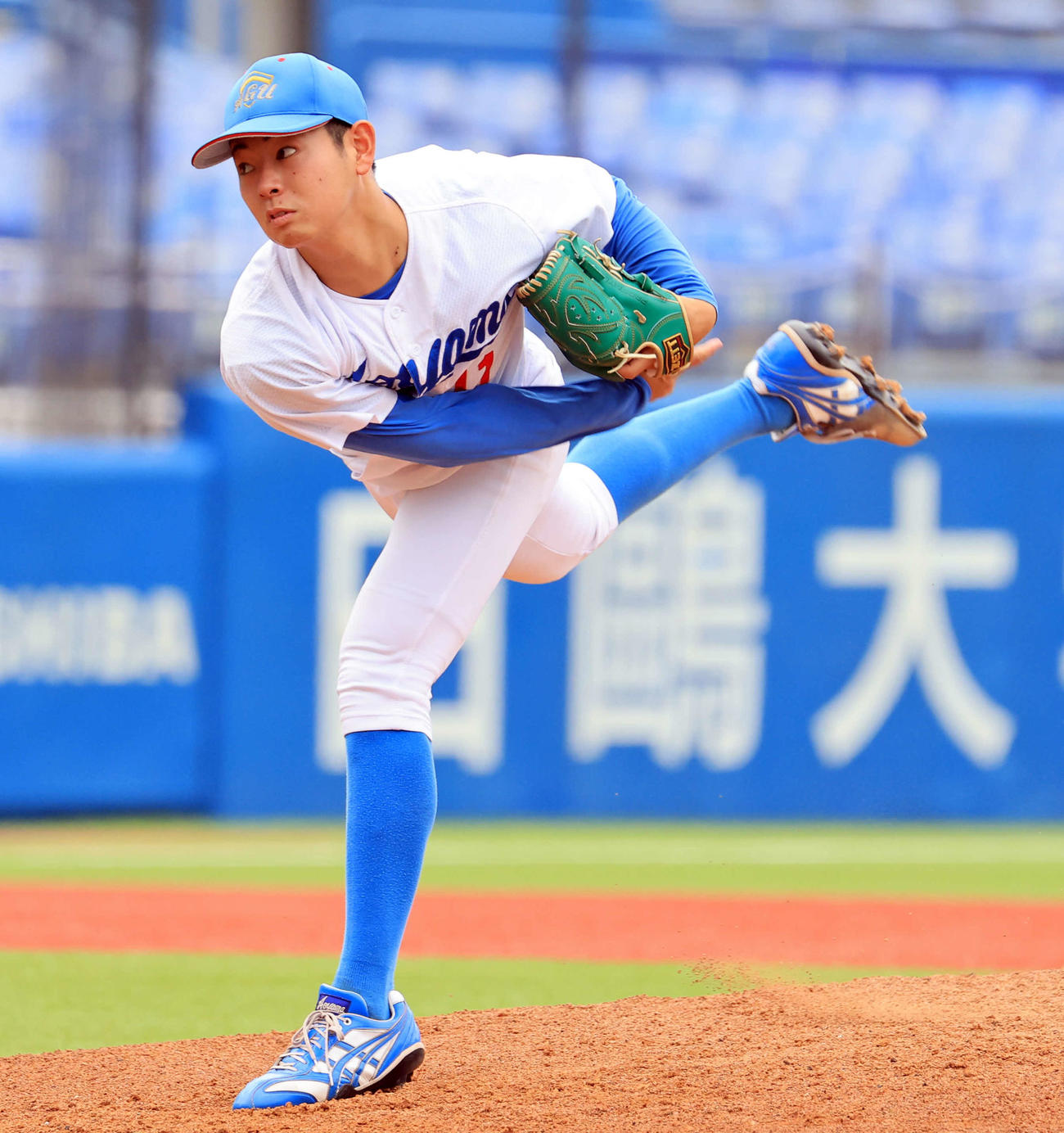 青学大対富士大　力投する青学大先発の下村（撮影・浅見桂子）