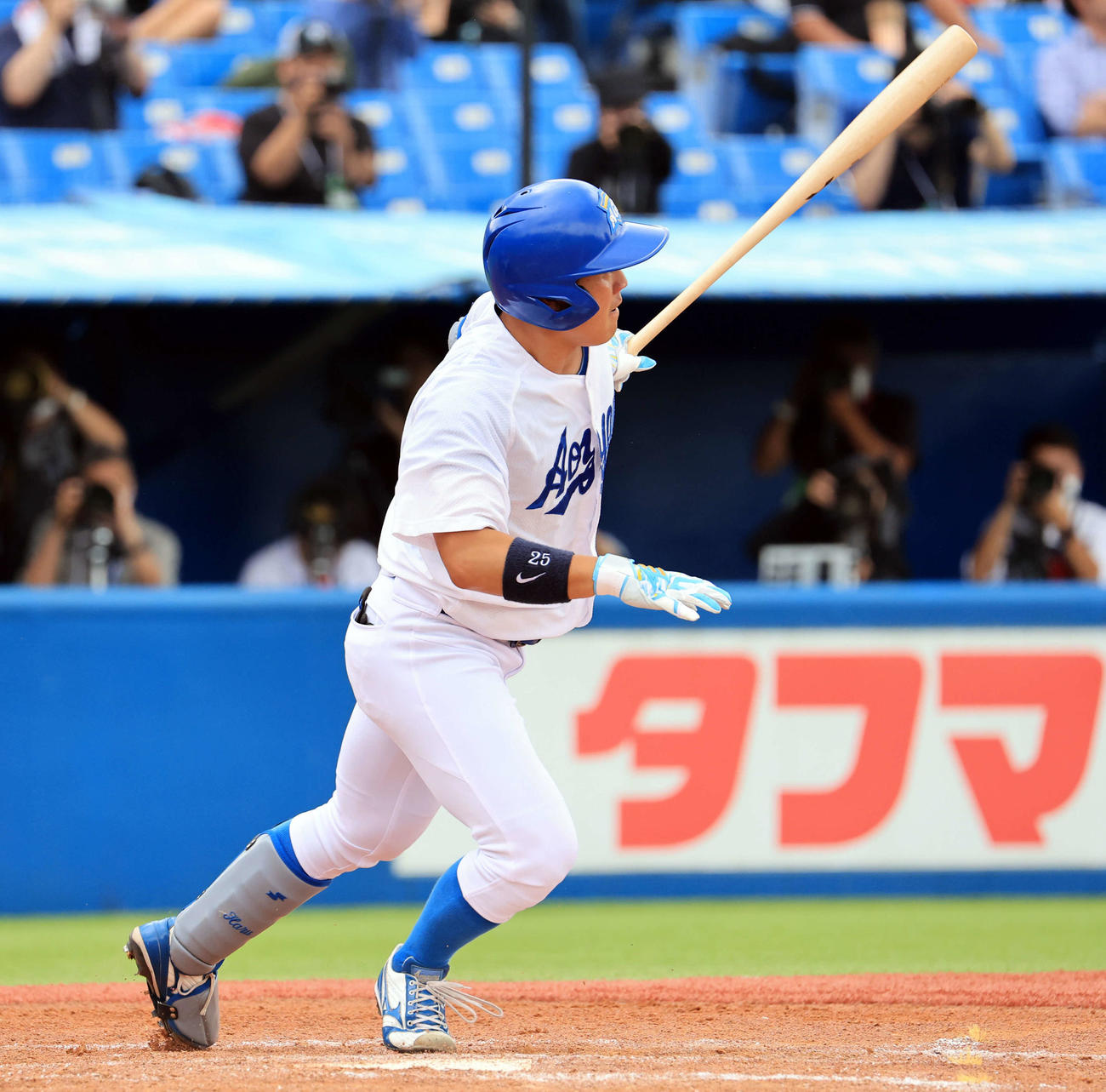 青学大対富士大　2回表青学大2死二、三塁、中野は中越え2点適時二塁打を放つ（撮影・浅見桂子）