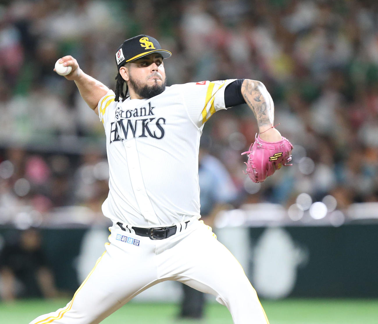 ソフトバンク対巨人　9回、ソフトバンク5番手として登板したオスナ（撮影・冨田成美）