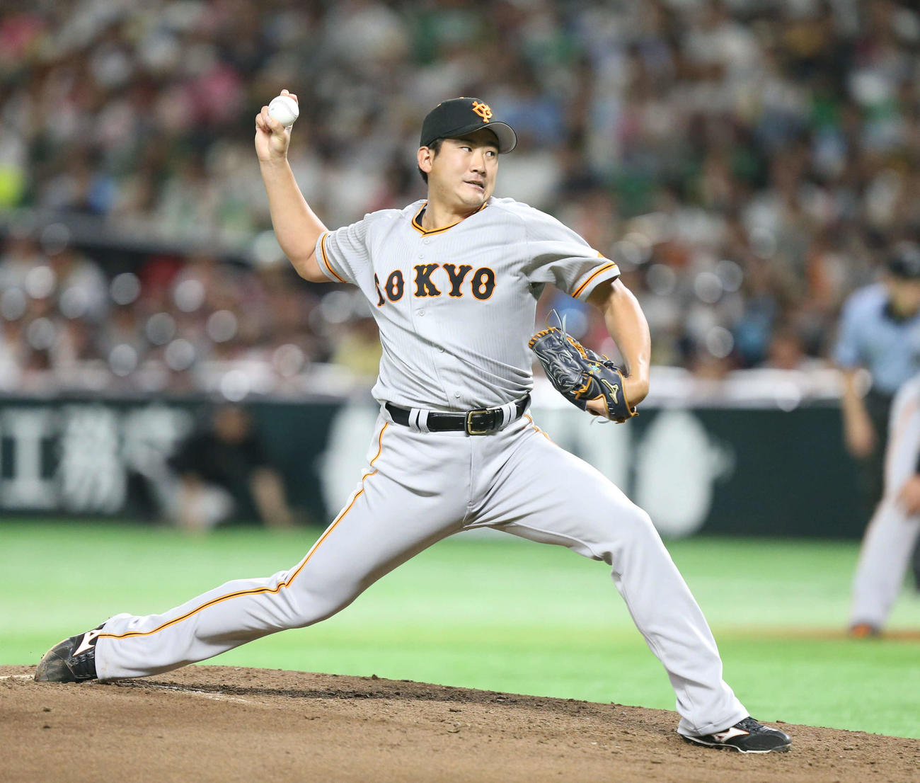 ソフトバンク対巨人　先発の菅野（撮影・冨田成美）