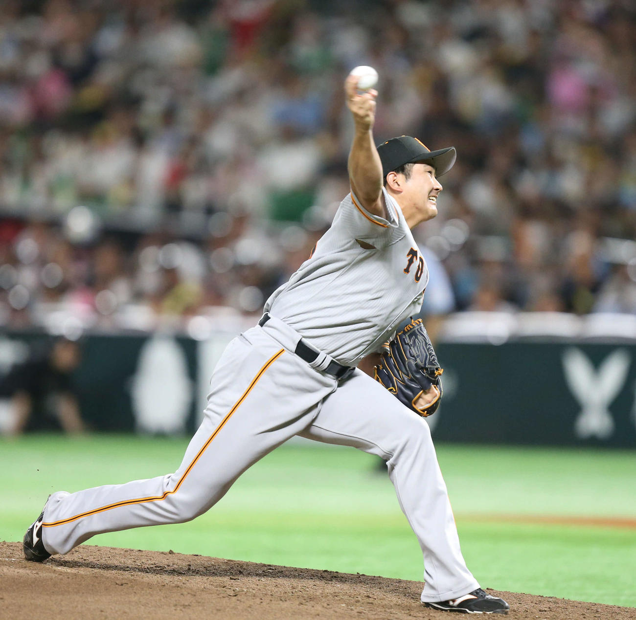 ソフトバンク対巨人　先発の菅野（撮影・冨田成美）