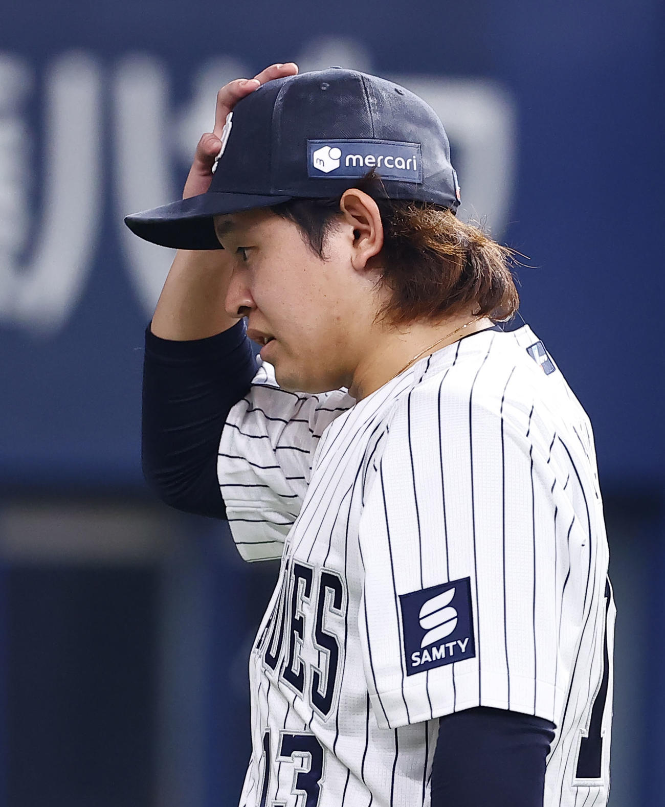 オリックス対DeNA 5回表を終えベンチに戻るオリックス宮城（撮影・藤尾明華）