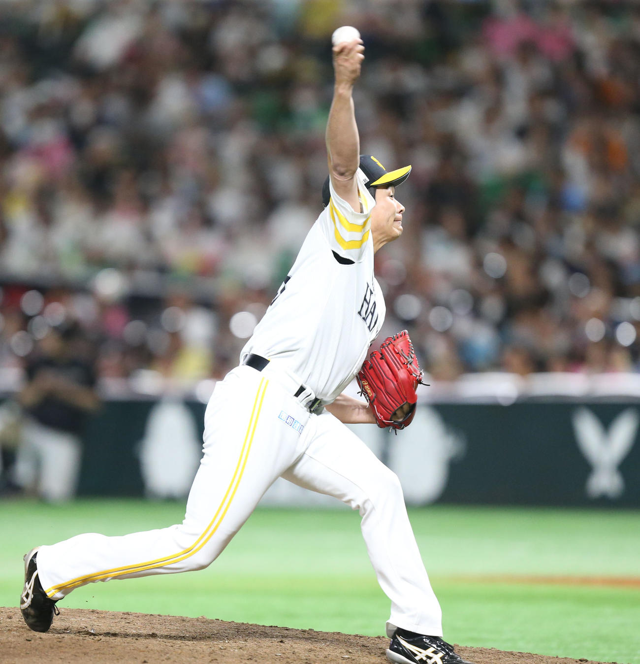 ソフトバンク対巨人　5回途中、ソフトバンク4番手として登板した武田（撮影・冨田成美）