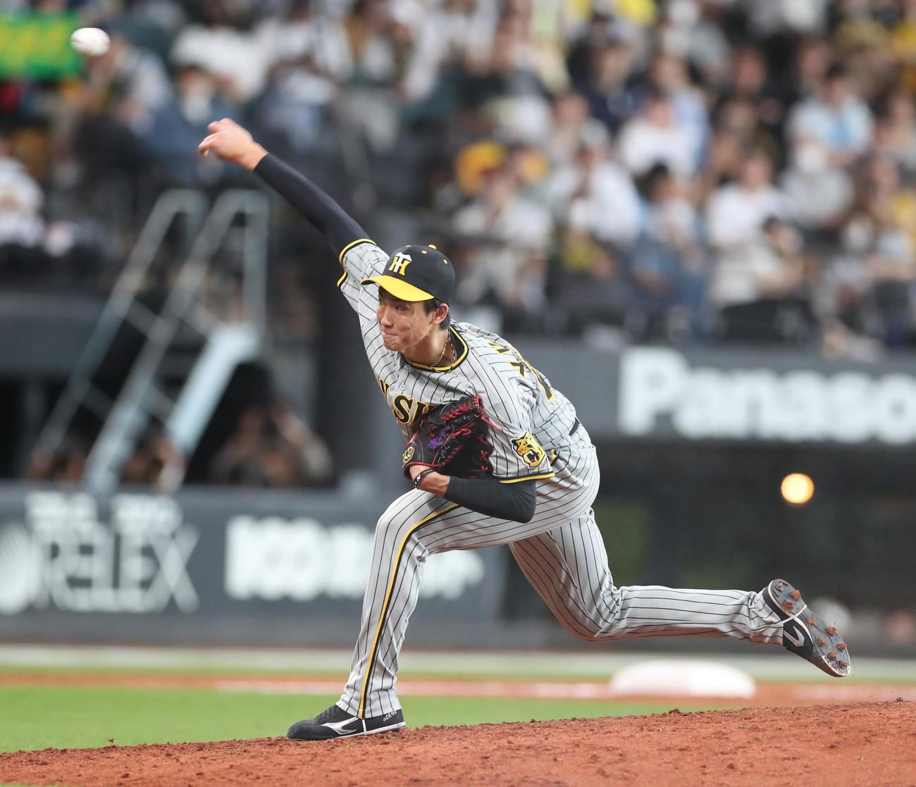 日本ハム対阪神　9回に登板の湯浅（撮影・黒川智章）