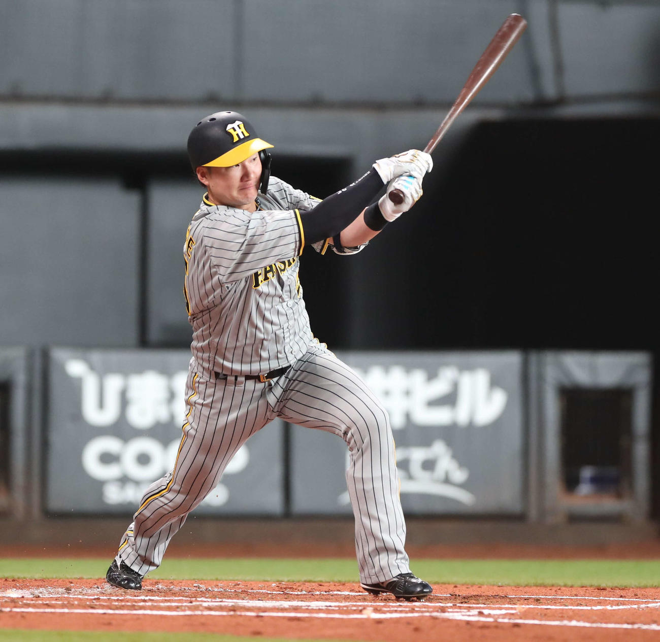 日本ハム対阪神　2回表阪神1死三塁、中前適時打を放つ渡辺諒（撮影・黒川智章）