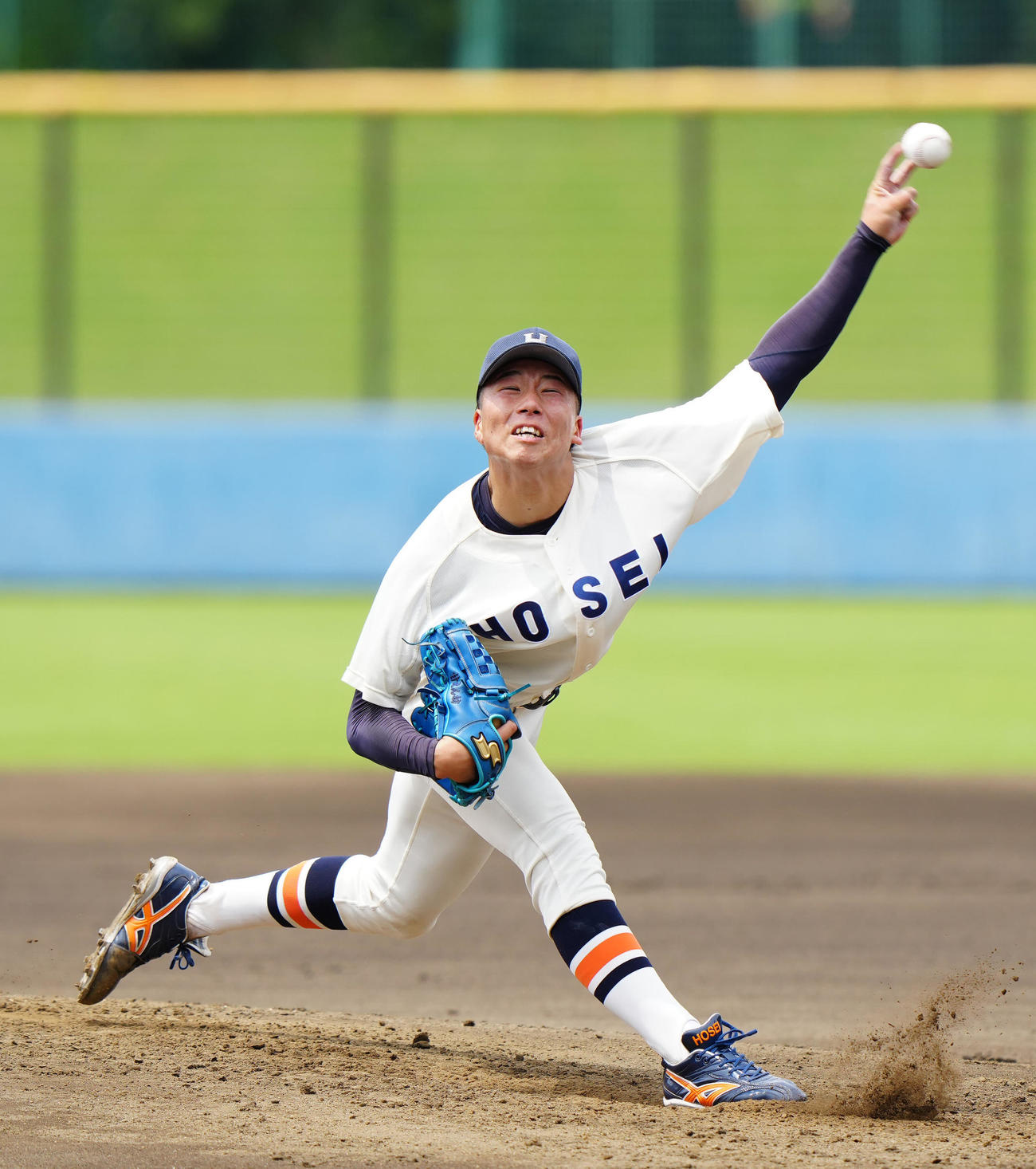 紅白戦の1試合目　白組先発の法大・尾崎（撮影・江口和貴）