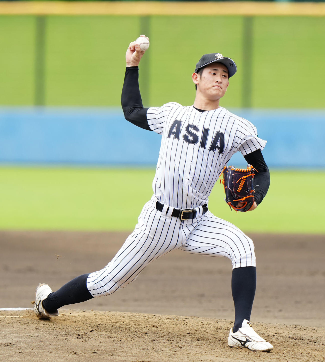 紅白戦の1試合目　紅組2番手の亜大・草加（撮影・江口和貴）