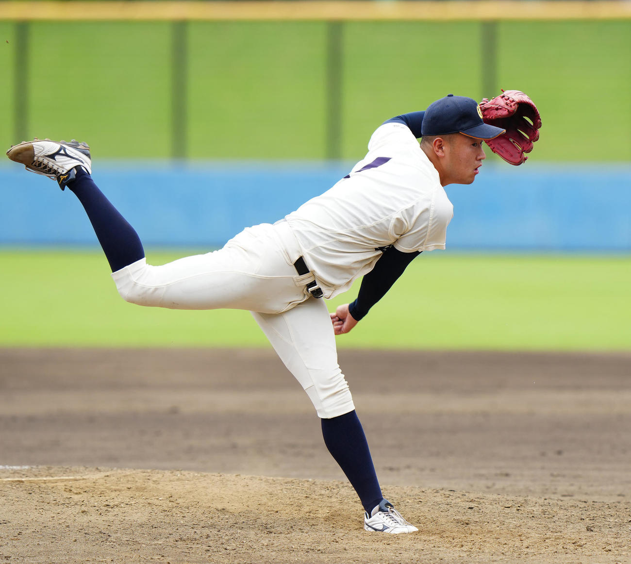 紅白戦の1試合目　紅組4番手の大商大・上田大（撮影・江口和貴）