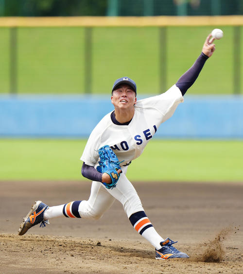 紅白戦の1試合目　白組先発の法大・尾崎（撮影・江口和貴）