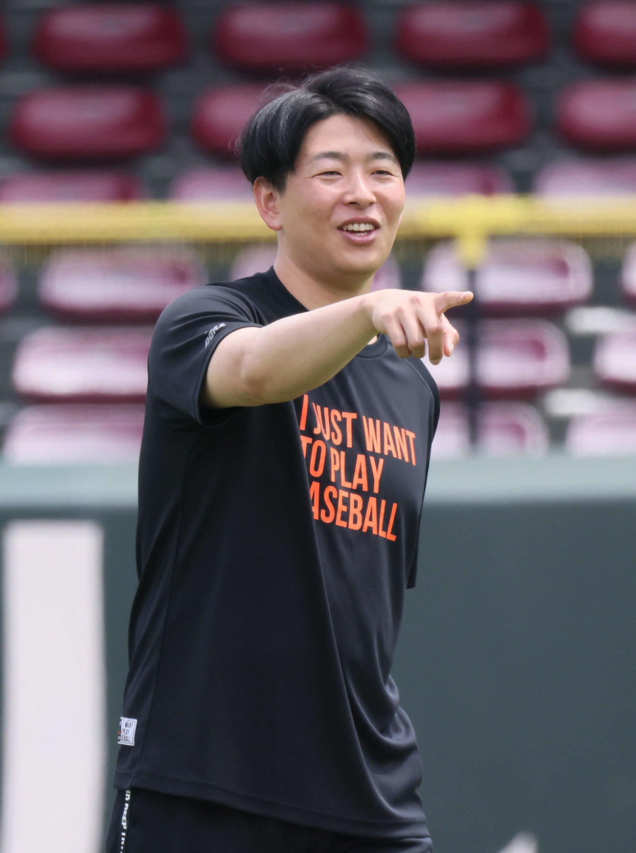 広島投手指名練習　練習中、笑顔をみせる大瀬良（撮影・加藤孝規）