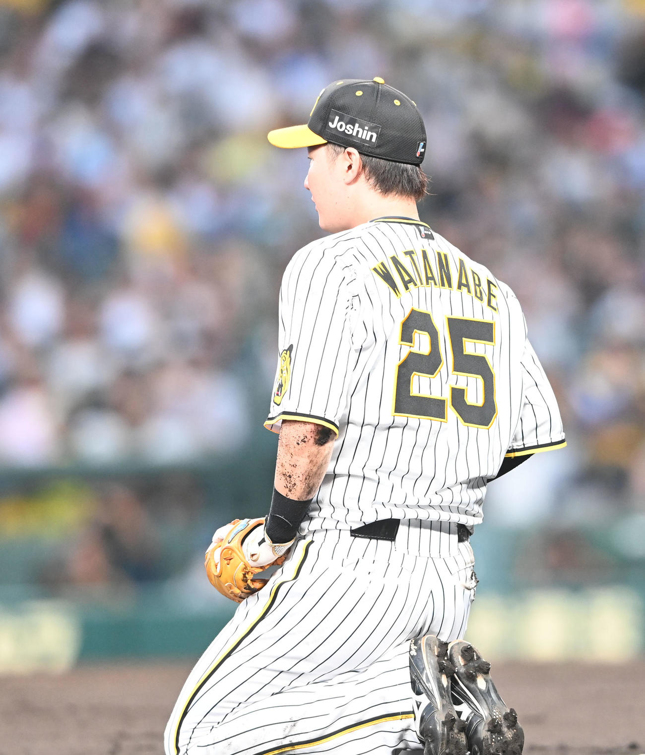 阪神対オリックス　4回表オリックス無死一、三塁、頓宮の三ゴロを渡辺諒は二塁に悪送球（撮影・和賀正仁）