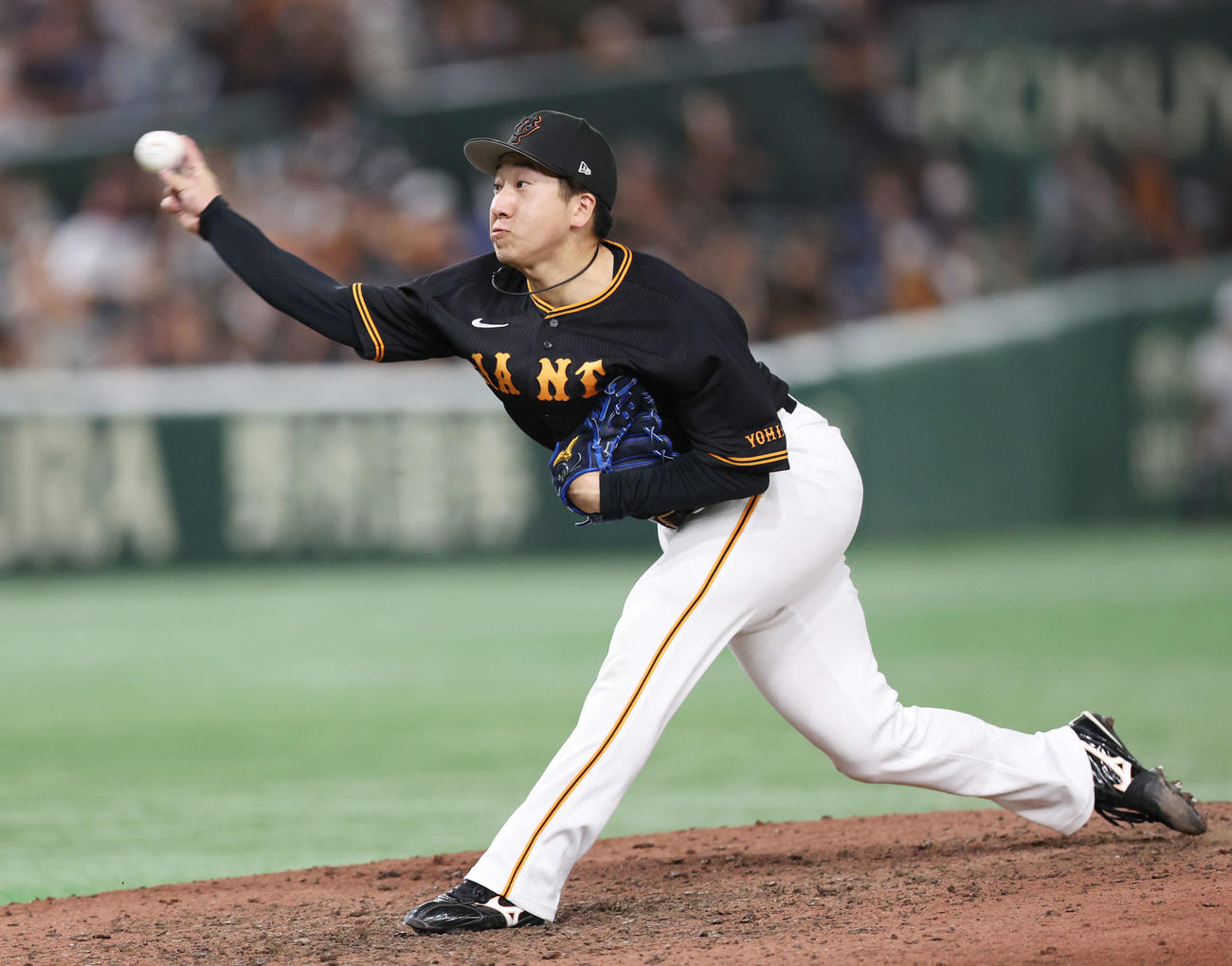 巨人対西武　9回表、巨人4番手で登板し、力投する大勢（撮影・宮地輝）