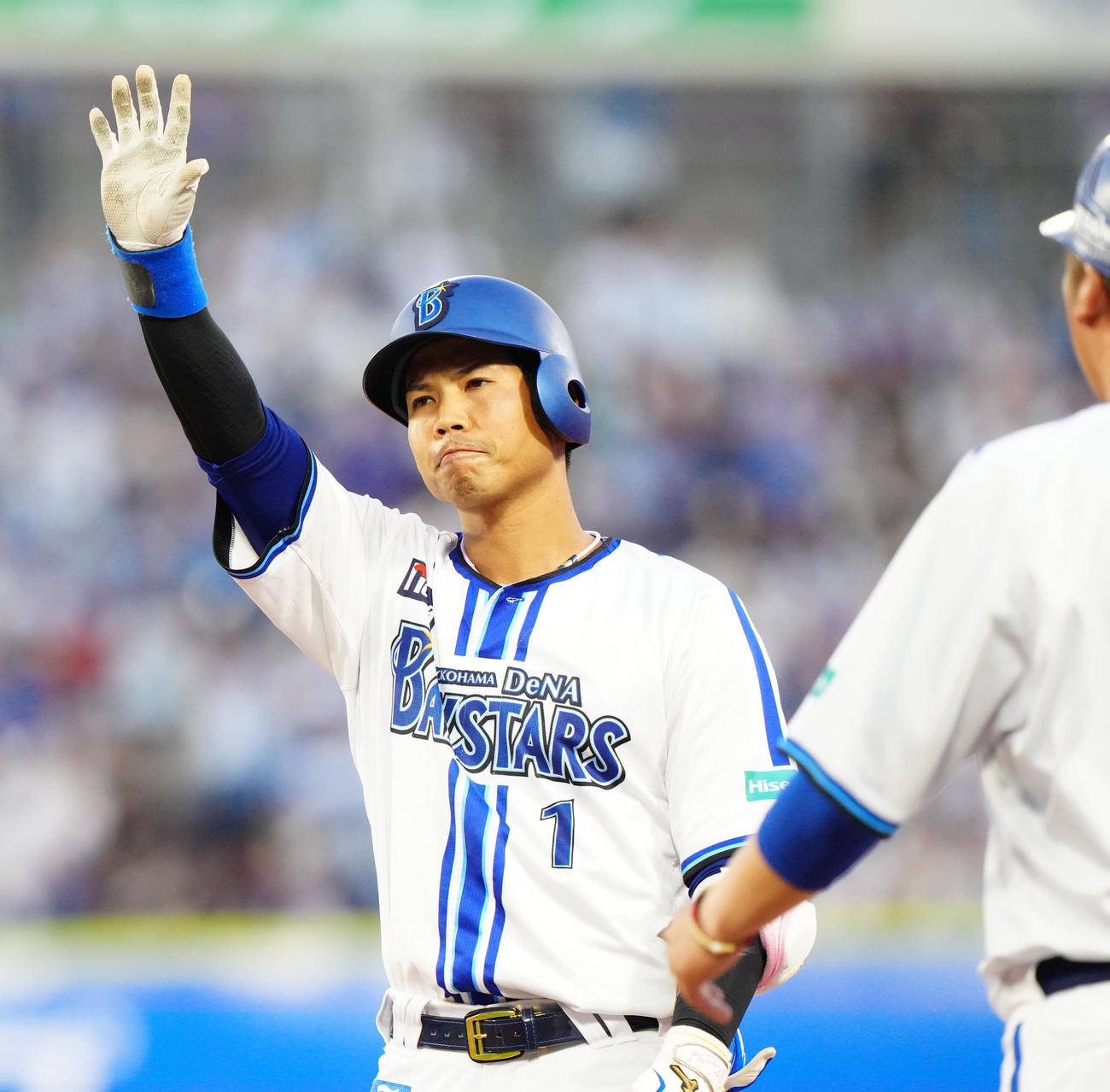 DeNA対日本ハム　2回裏DeNA2死満塁、右前適時打を放った桑原（撮影・江口和貴）