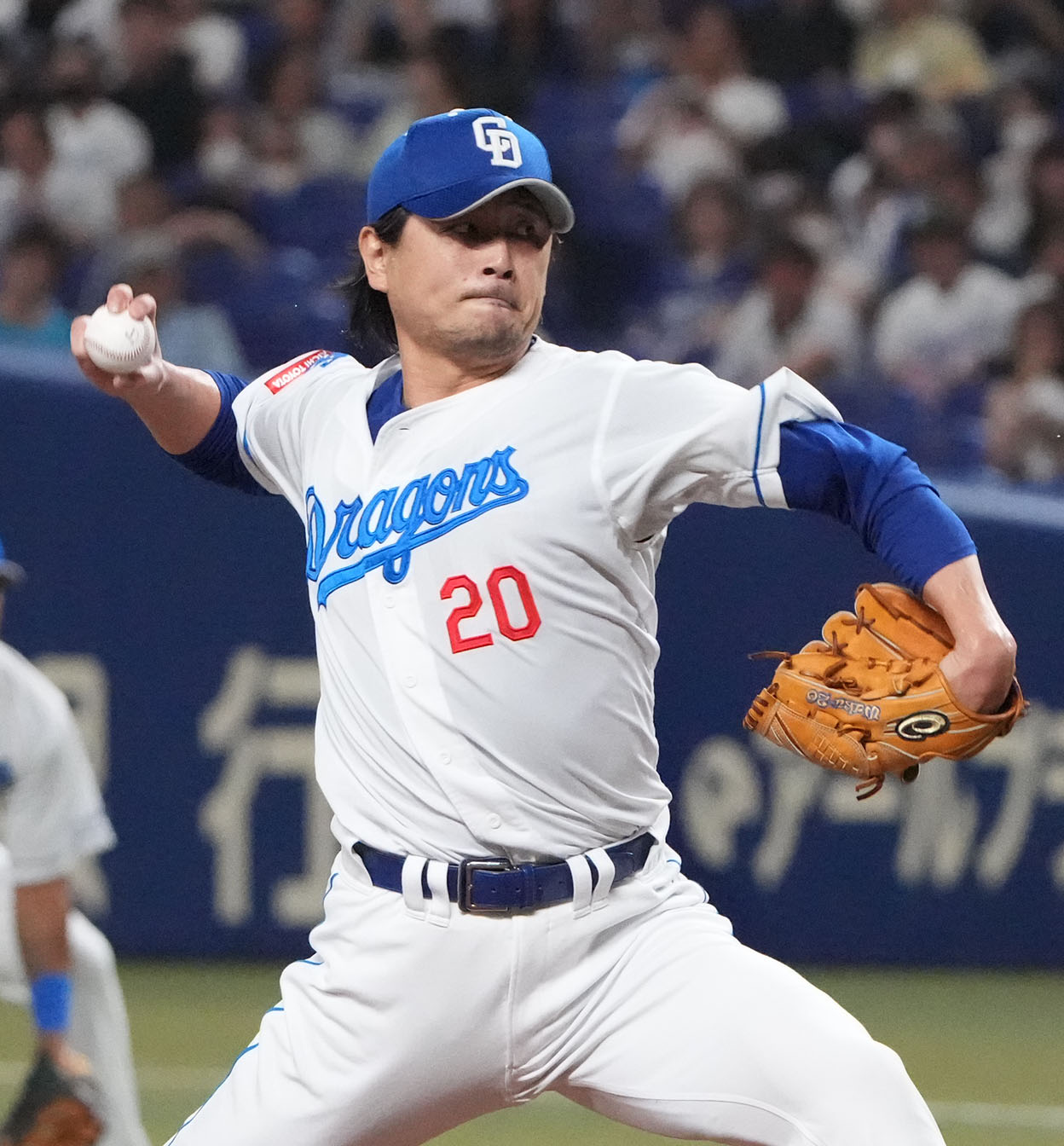 中日対ロッテ　1回表、登板する中日先発の涌井（撮影・森本幸一）