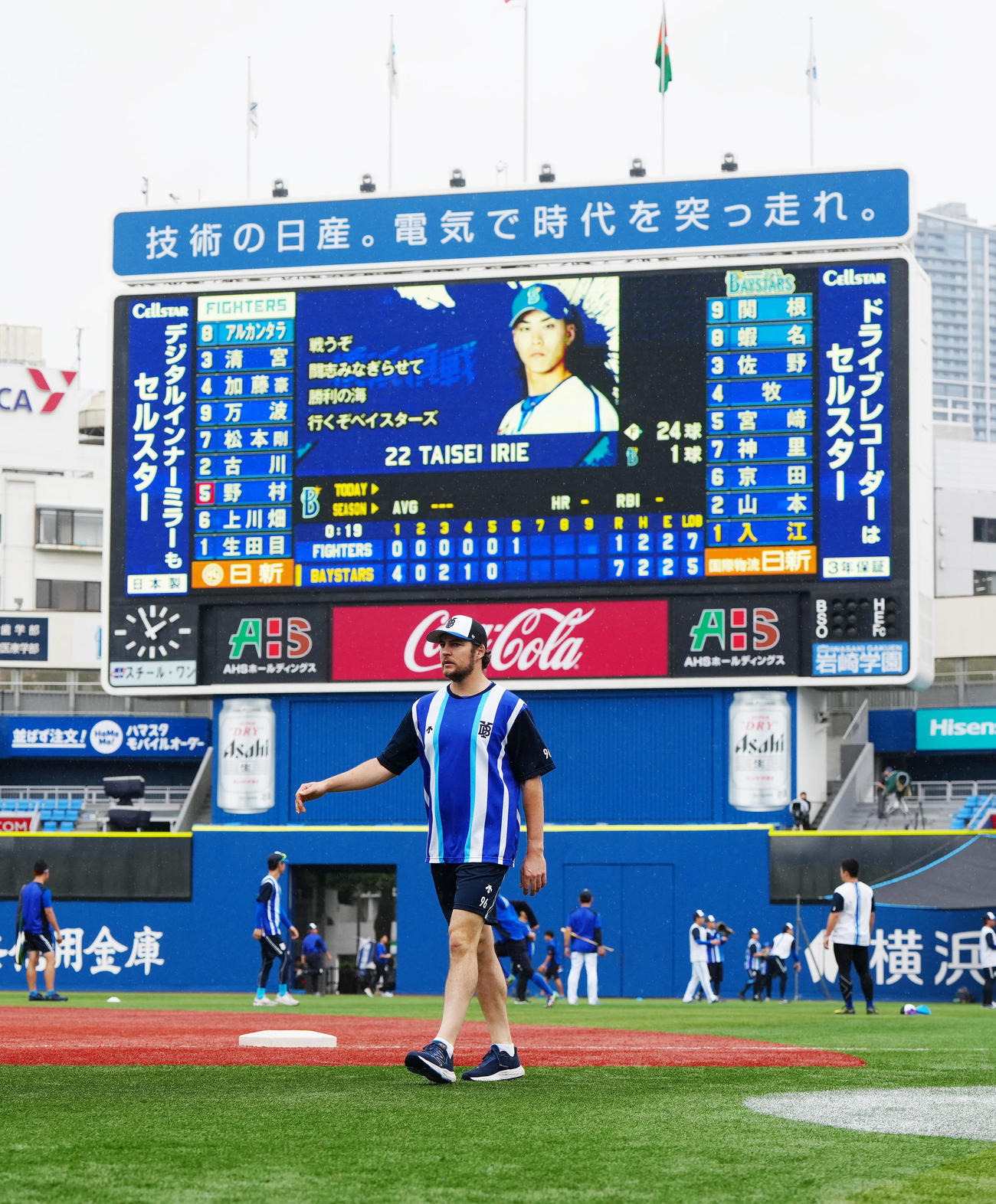 DeNA対日本ハム　試合前練習に臨んだDeNAバウアー（撮影・江口和貴）