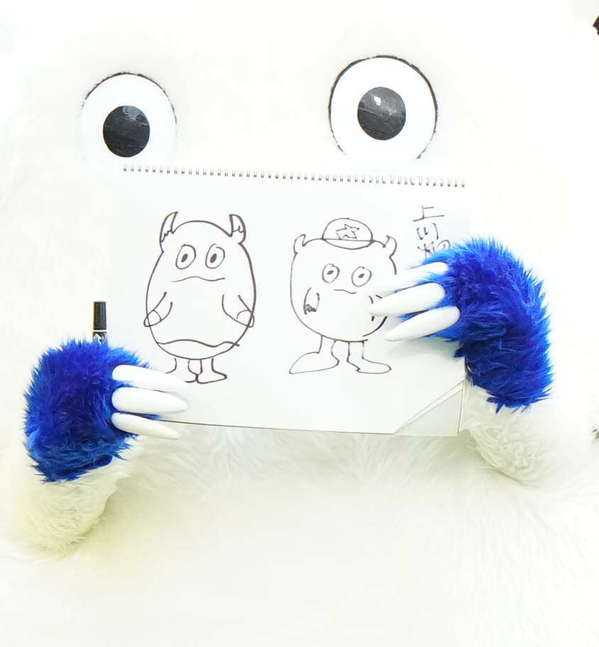 DeNA対日本ハム　試合前、日本ハム上川畑が描いたバートとチャピーの似顔絵（2023年6月13日撮影）