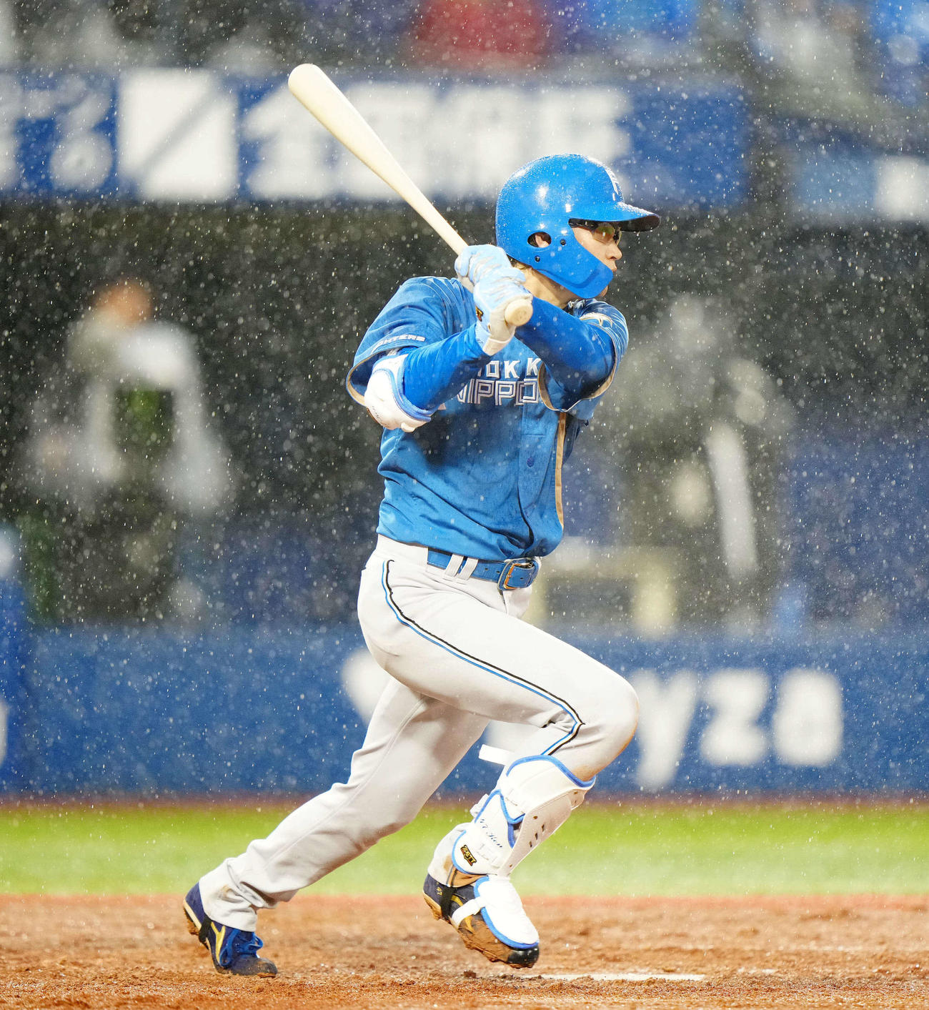 DeNA戦の2回に右前打を放った日本ハム鈴木だったが、3回降雨ノーゲームとなり幻のプロ初安打となった（撮影・江口和貴）