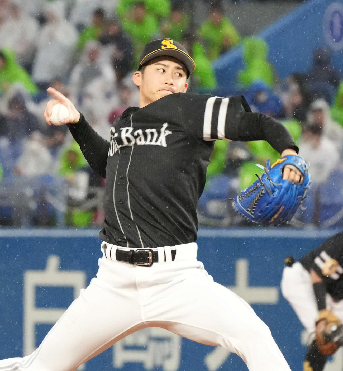 ヤクルト対ソフトバンク　ソフトバンク先発の板東（撮影・小沢裕）