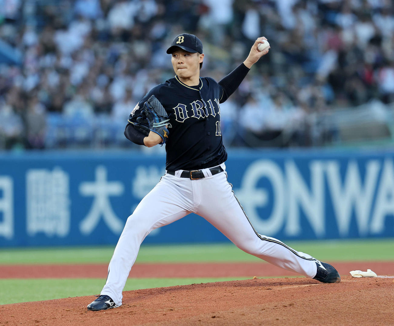 ヤクルト対オリックス　力投するオリックス先発の山崎福（撮影・鈴木正人）
