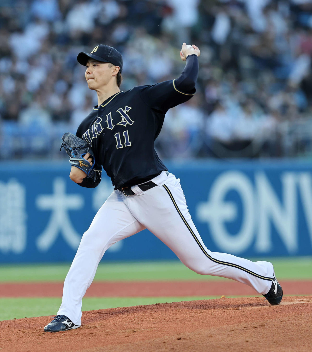 ヤクルト対オリックス　力投するオリックス先発の山崎福（撮影・鈴木正人）