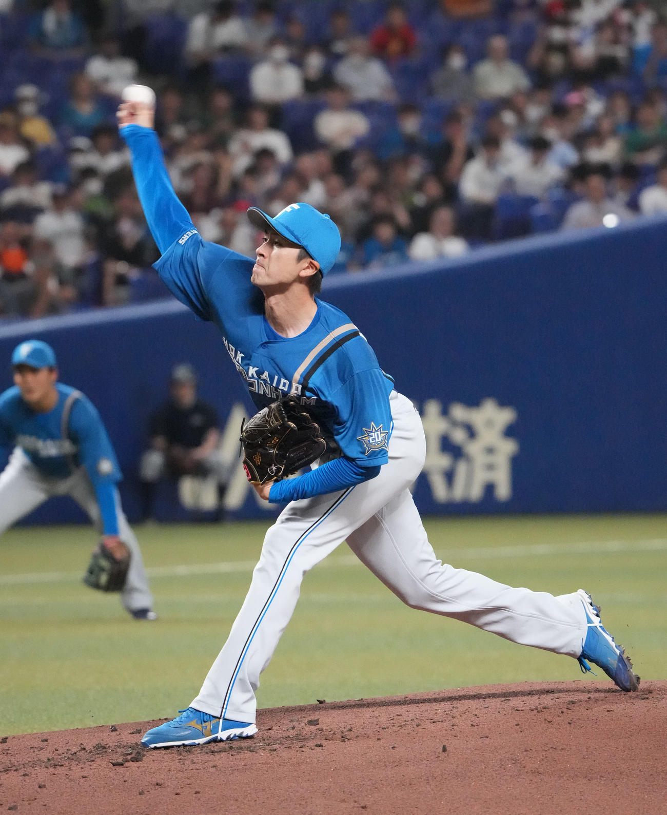 中日対日本ハム　1回裏、登板する日本ハム先発の上沢（撮影・森本幸一）