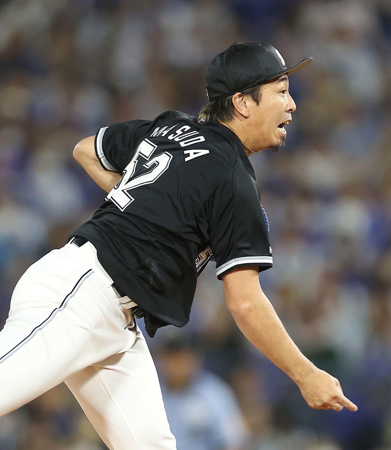 DeNA対ロッテ　9回裏、ロッテ3番手で登板する益田（撮影・河田真司）
