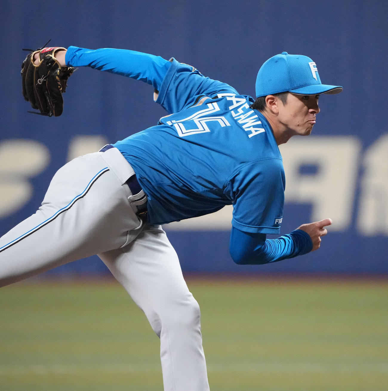中日対日本ハム　6回裏、力投する日本ハム先発の上沢（撮影・森本幸一）