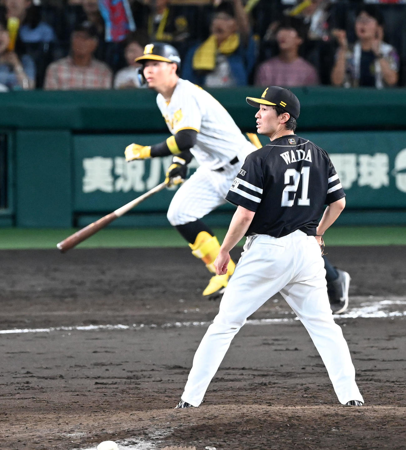 阪神対ソフトバンク　6回裏阪神2死二塁、和田は佐藤輝に右越え2点本塁打を浴びる（撮影・前岡正明）