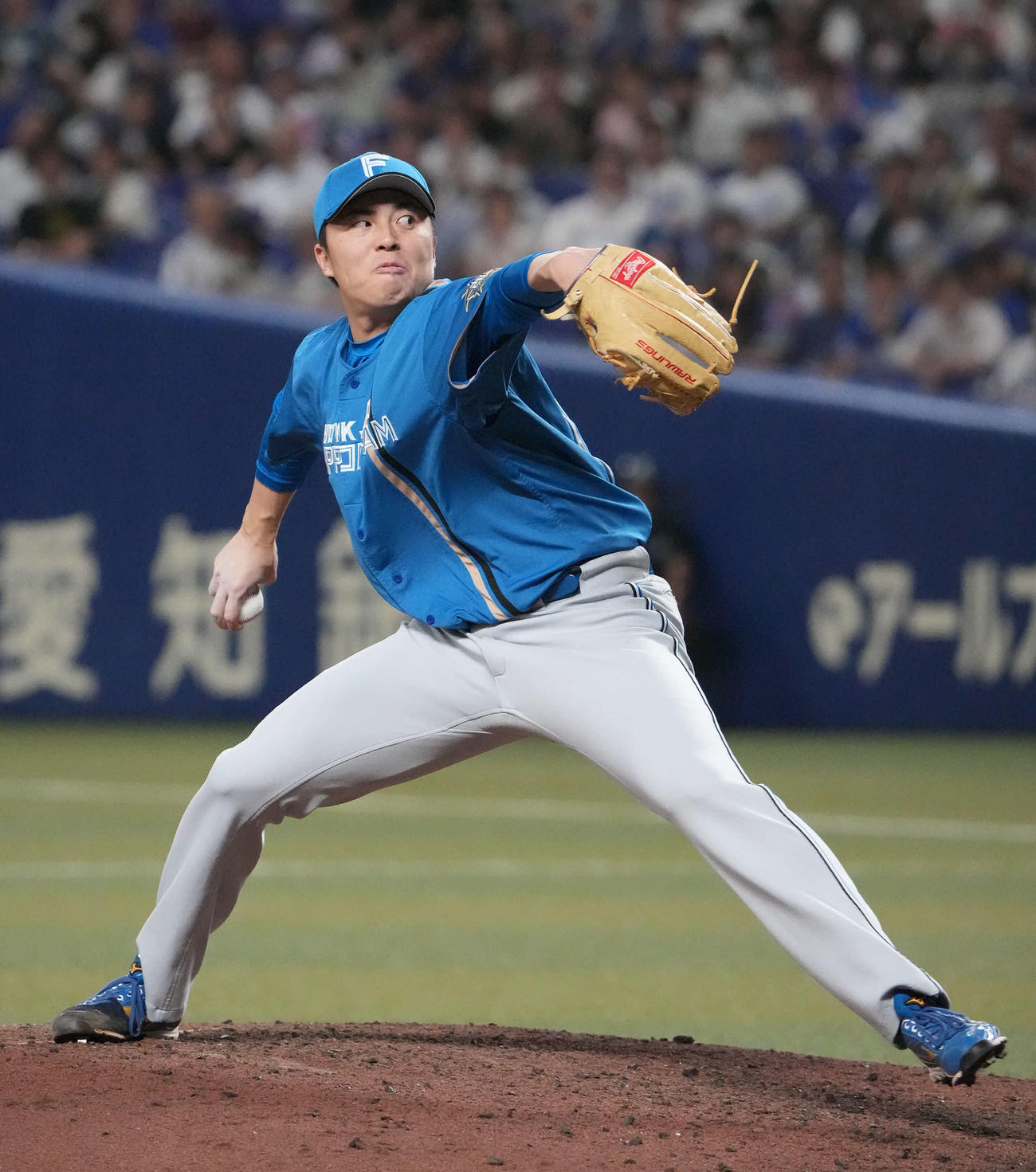 中日対日本ハム　9回裏、日本ハム2番手で登板する田中正（撮影・森本幸一）
