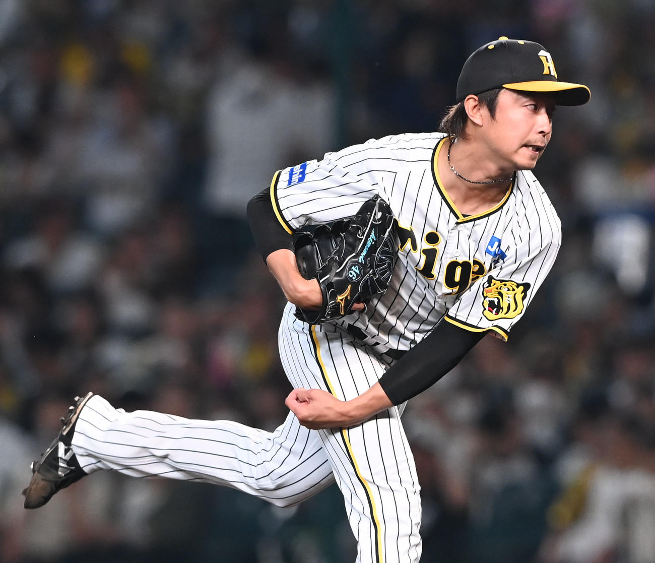 阪神対ソフトバンク　5回に登板する阪神島本（撮影・和賀正仁）