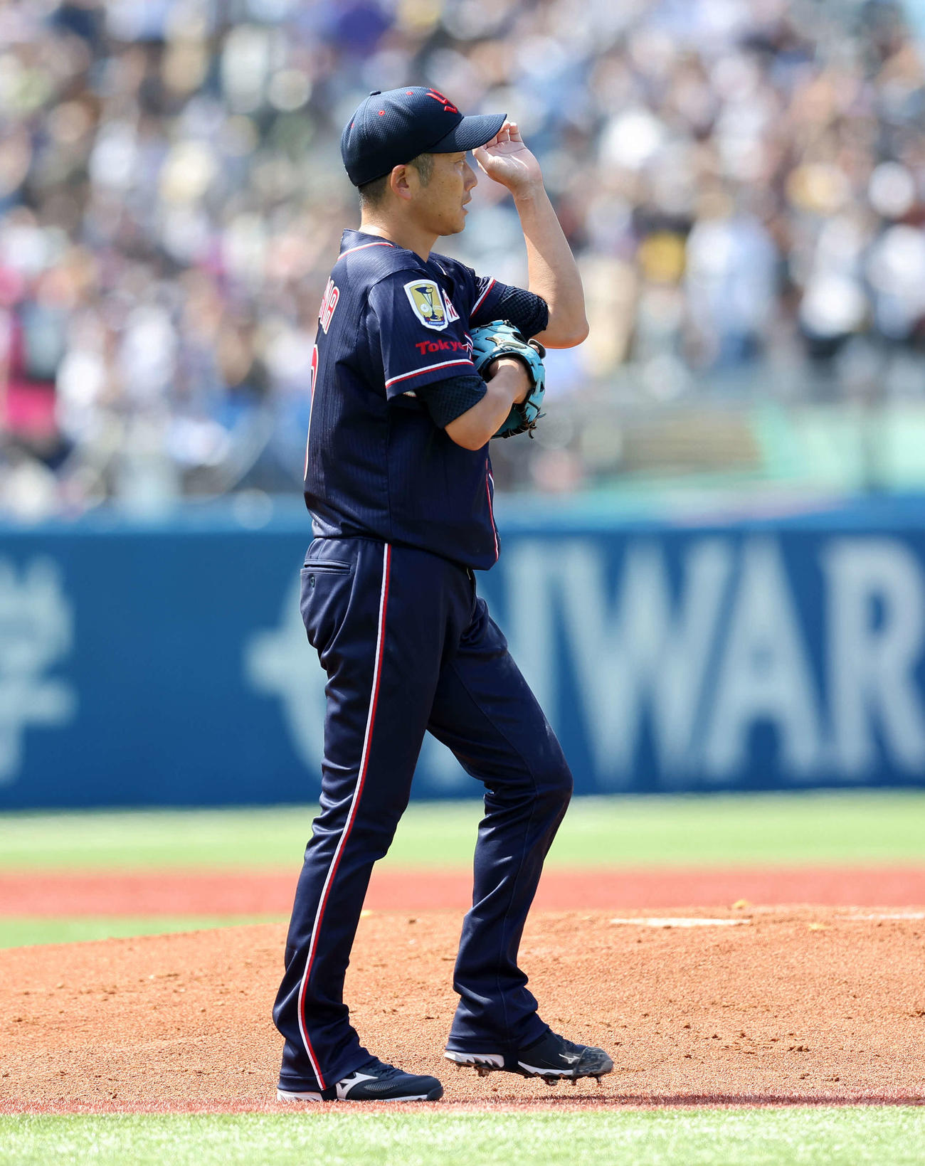 ヤクルト対オリックス　2回表オリックス1死、紅林に左中間ソロ本塁打を放たれたヤクルト石川（撮影・鈴木正人）