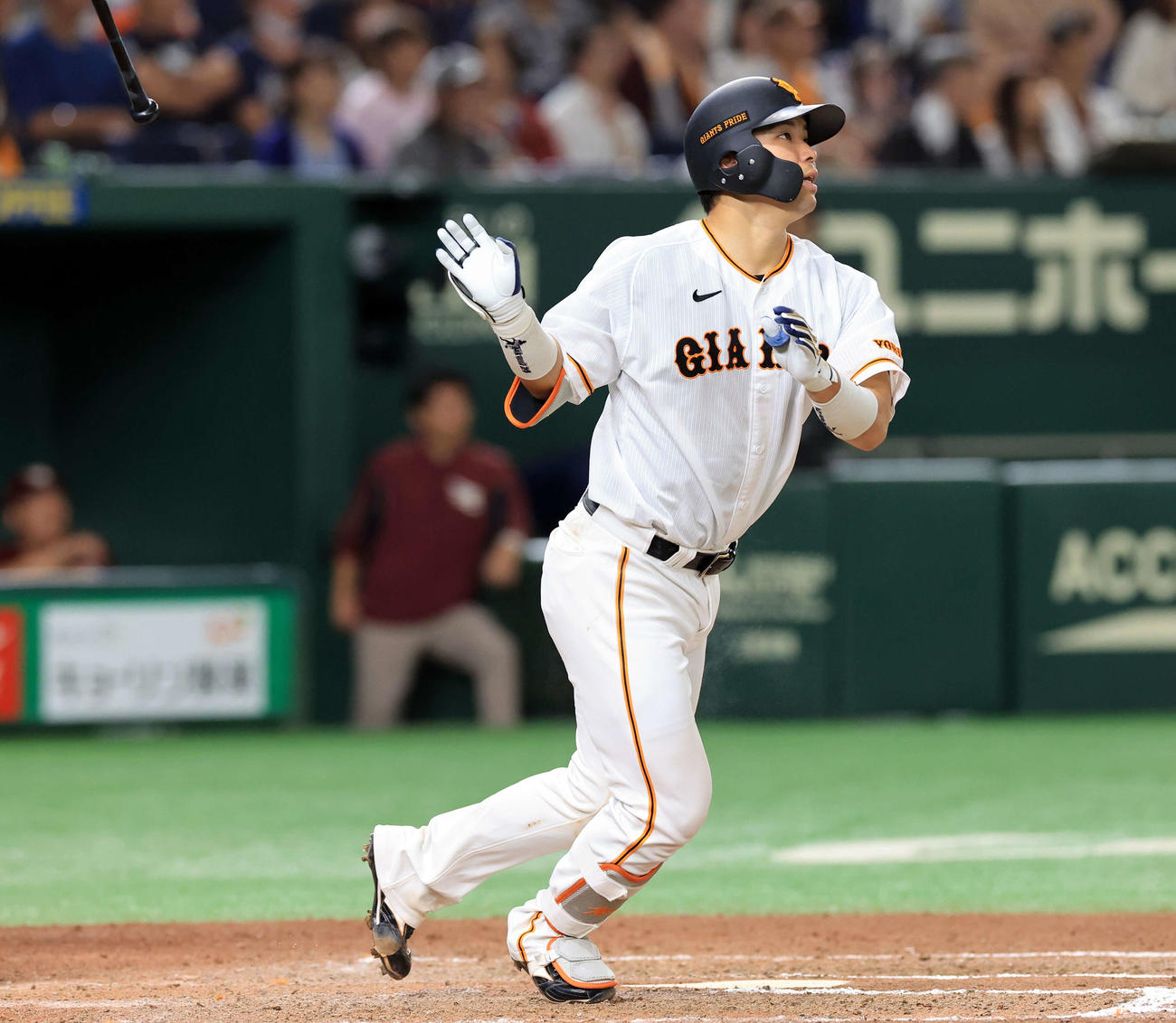 巨人対楽天　6回裏巨人2死、大城は右越えソロ本塁打を放つ（撮影・浅見桂子）