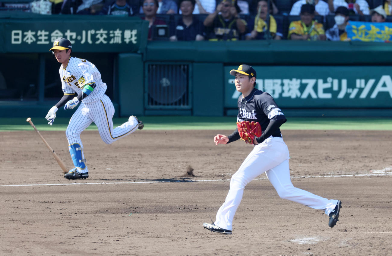 阪神対ソフトバンク　4回裏阪神2死満塁、石川は近本に右へ適時打を打たれ失点（撮影・加藤哉）