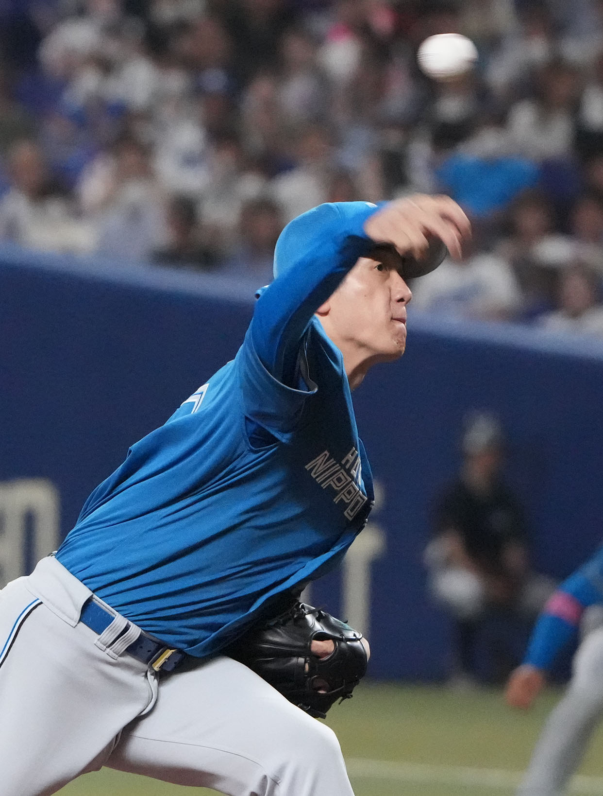 中日対日本ハム　1回裏、登板する日本ハム先発の北山（撮影・森本幸一）