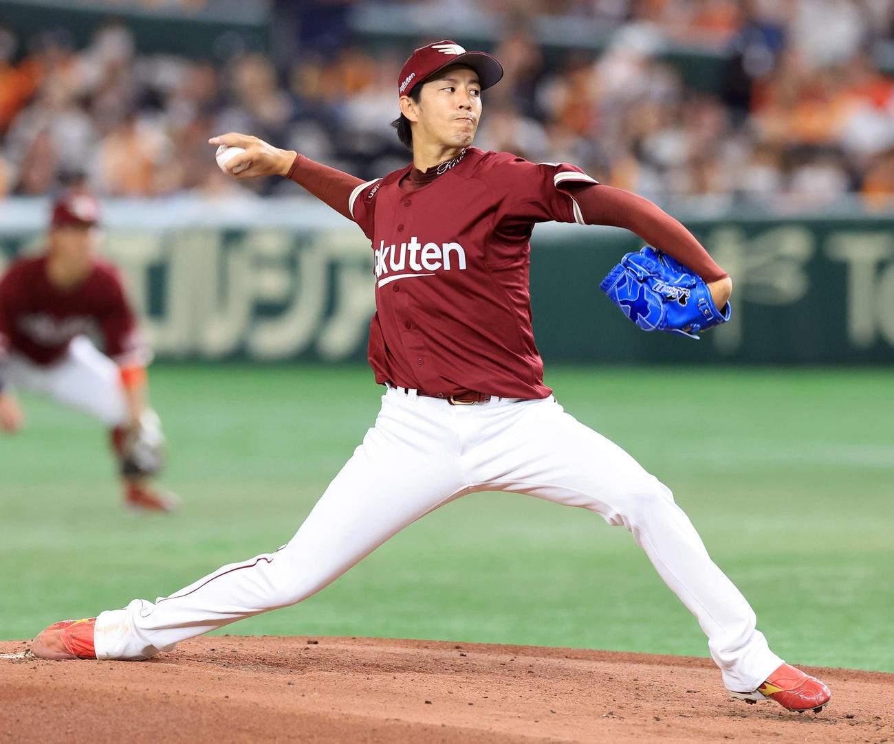 巨人対楽天　力投する楽天先発の岸（撮影・浅見桂子）