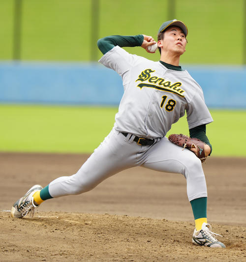 紅白戦 白組2番手の専大・西舘昂(撮影・江口和貴)