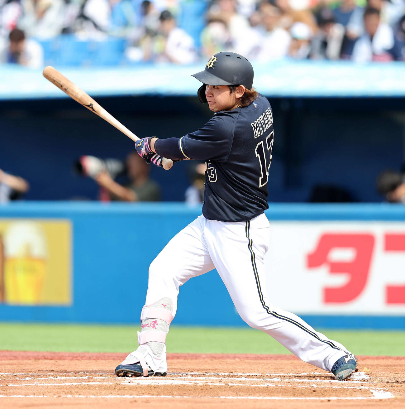 ヤクルト対オリックス　6回表オリックス無死、宮城は中前打を放つ（撮影・鈴木正人）
