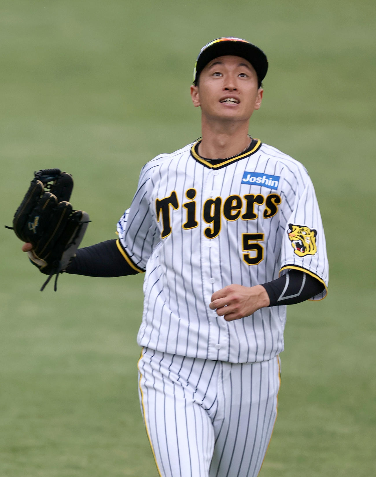 練習に励む阪神近本（撮影・上山淳一）