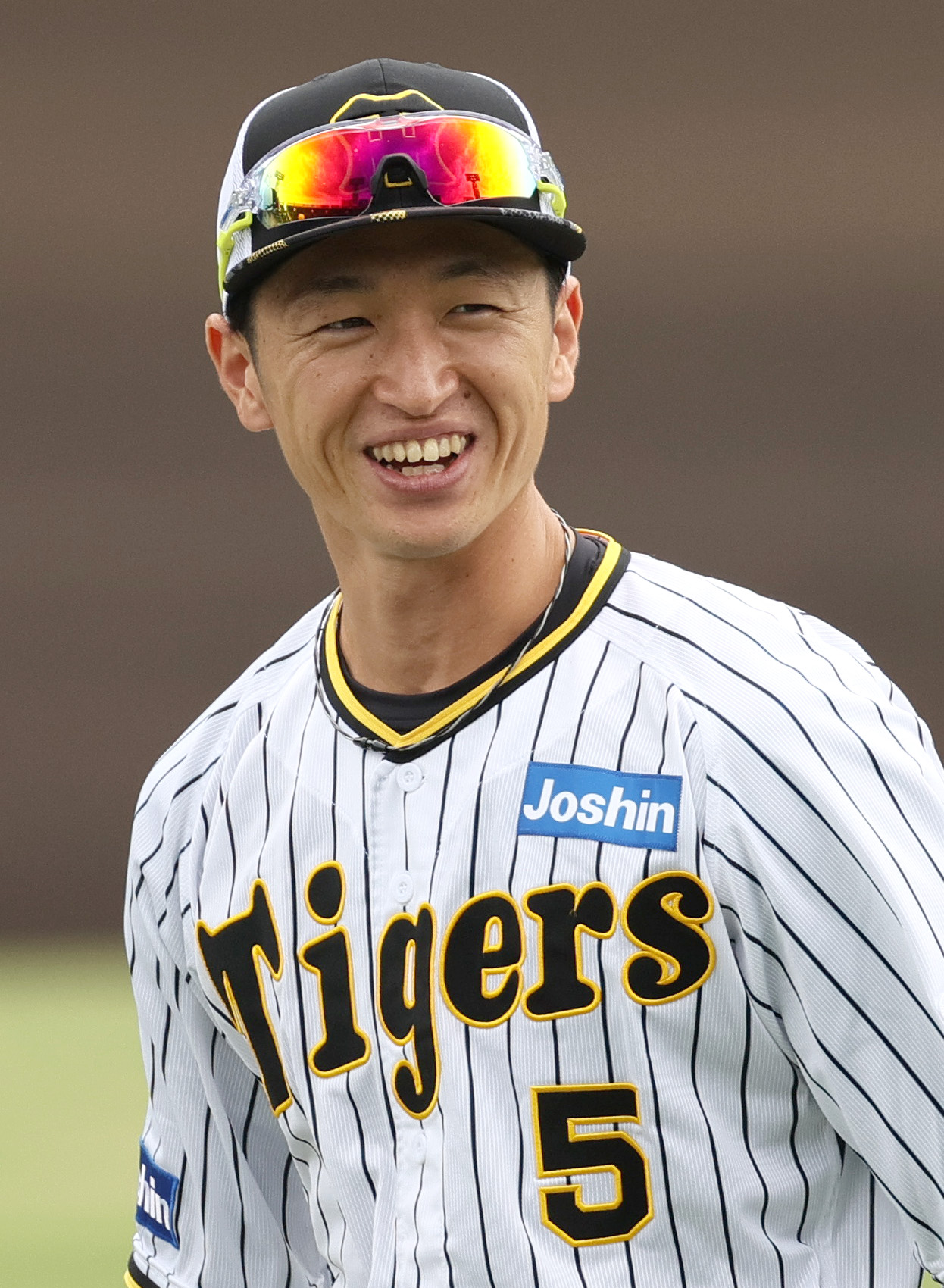 リラックスした表情の阪神近本（撮影・上山淳一）
