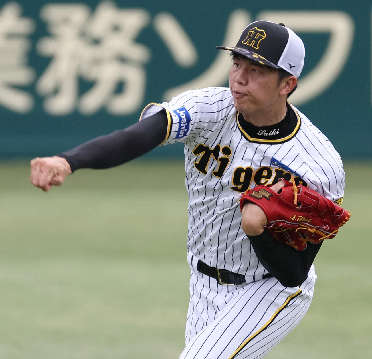 キャッチボールする阪神才木（撮影・上山淳一）