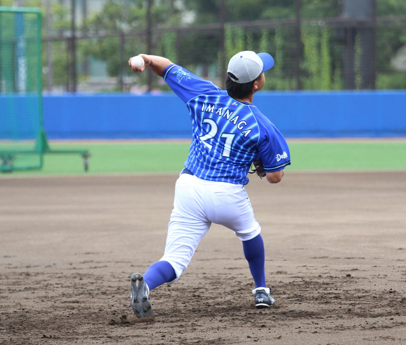 神奈川・横須賀市の球団施設「DOCK」で練習を行ったDeNA今永（撮影・木下大輔）