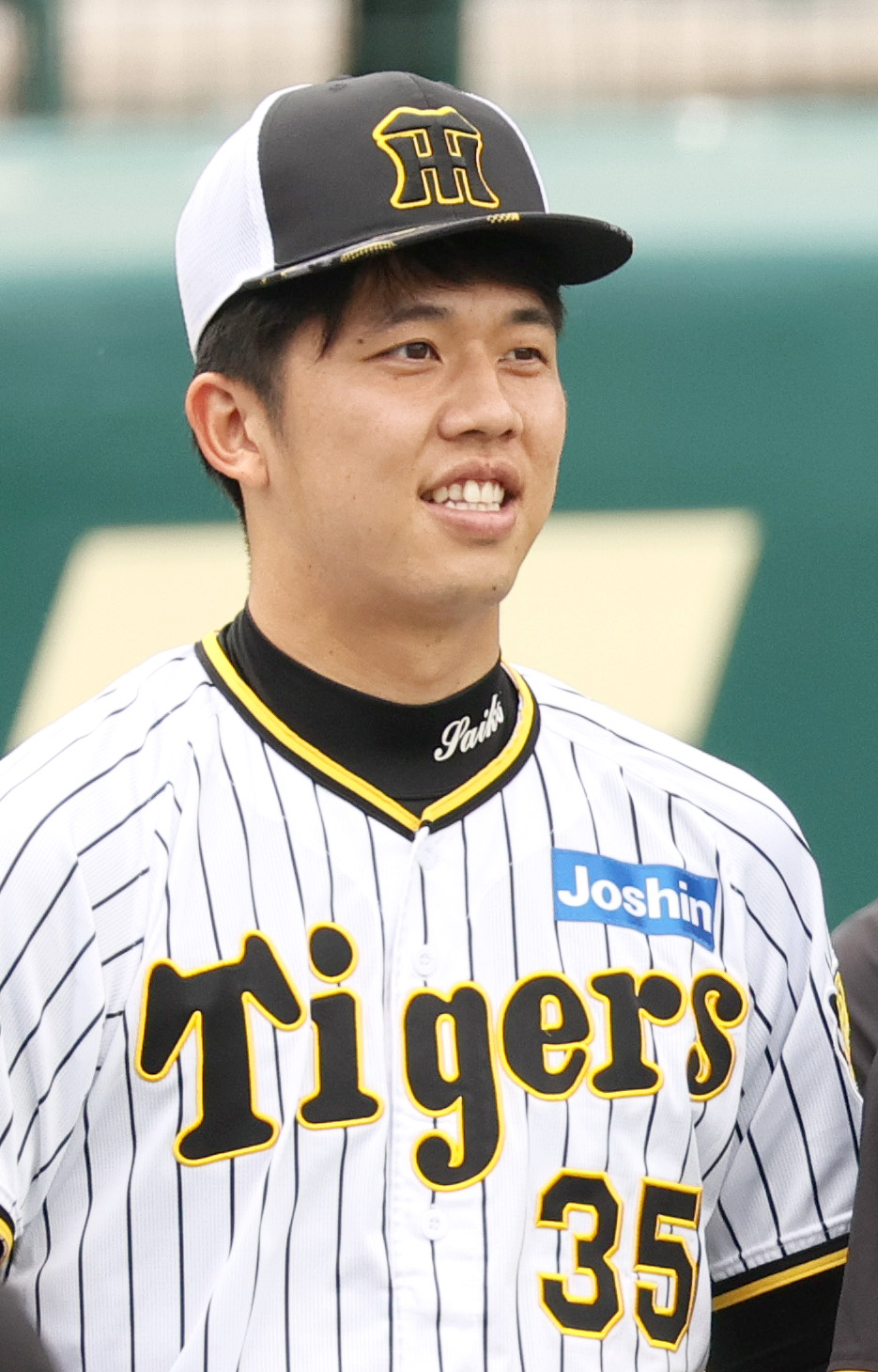 リラックスした表情を見せる阪神才木（撮影・上山淳一）